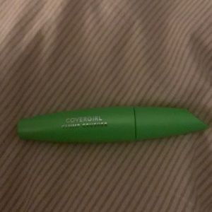 Clump crusher mascara